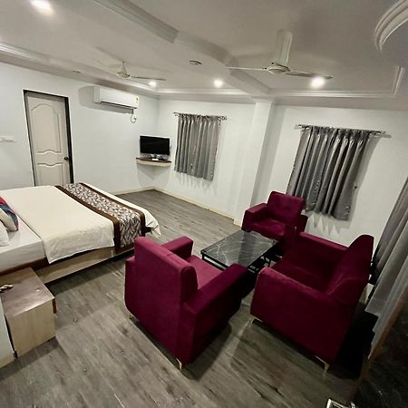 Hotel Jeet Paradise Phaltan Kültér fotó