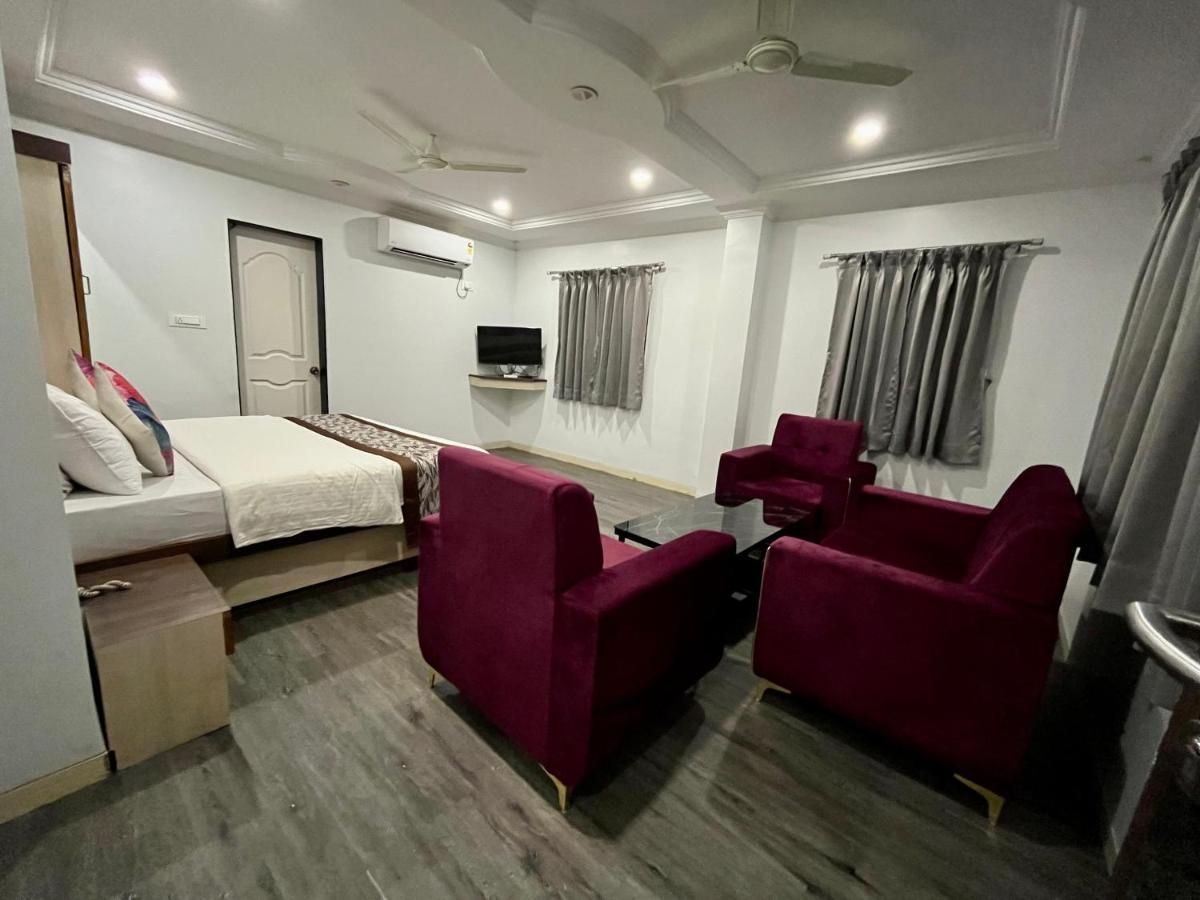 Hotel Jeet Paradise Phaltan Kültér fotó