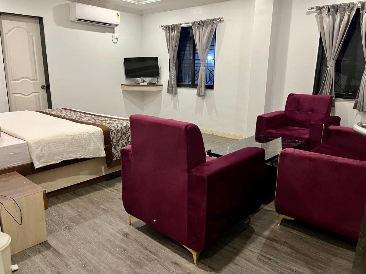 Hotel Jeet Paradise Phaltan Kültér fotó